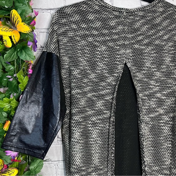 ¥💙2/$40💙Lady Dutch High Society Quarter Sleeve Detailed Top Size Small - Picture 10 of 16